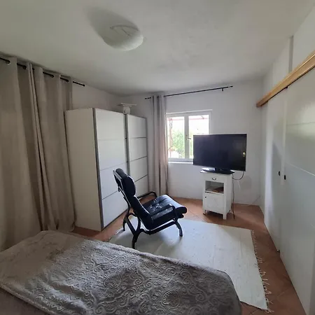 Apartamento Charming Garden Haven Supetar